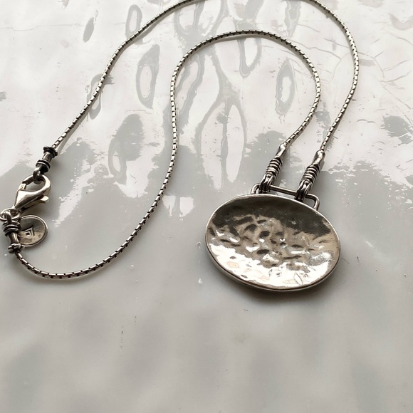 Silpada Hammered Disc Pendant Necklace
16.5 inches. N 1356 - Picture 3 of 6